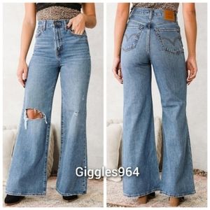 Levi's High Loose Flare Jeans in Take Notes
